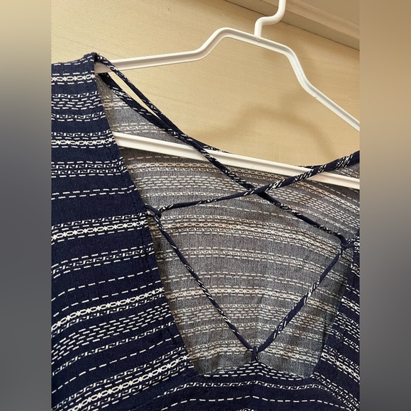 ⚫️ BOGO Blue Rain Navy Striped Women's Top with Fringe Details Size Small - Picture 8 of 9